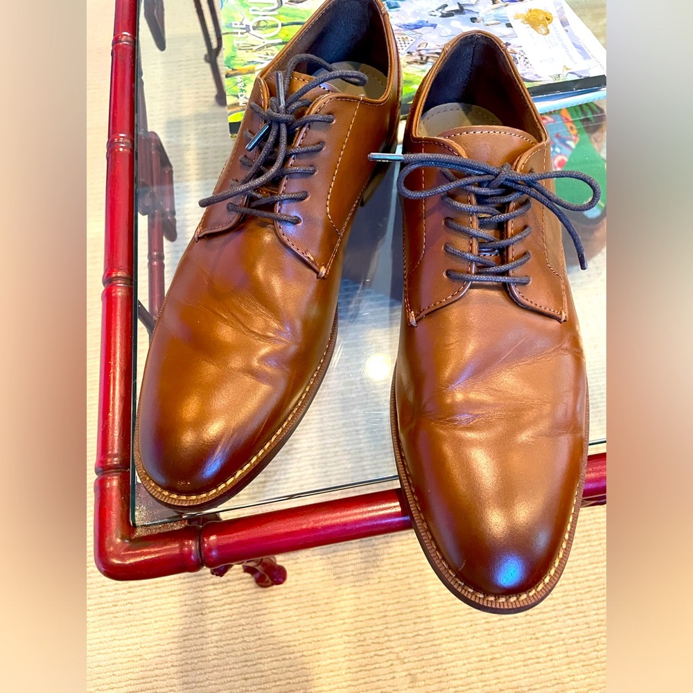 Mens Size 8 Banana Republic Dress Shoes (worn once!!)